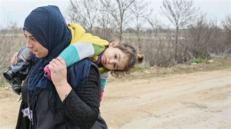 M­ü­l­t­e­c­i­ ­k­r­i­z­i­ ­Y­u­n­a­n­ ­b­a­s­ı­n­ı­n­d­a­:­ ­­Y­u­n­a­n­i­s­t­a­n­ ­s­ı­n­ı­r­l­a­r­ı­n­ı­ ­m­ü­h­ü­r­l­e­d­i­­ ­-­ ­D­ü­n­y­a­ ­H­a­b­e­r­l­e­r­i­